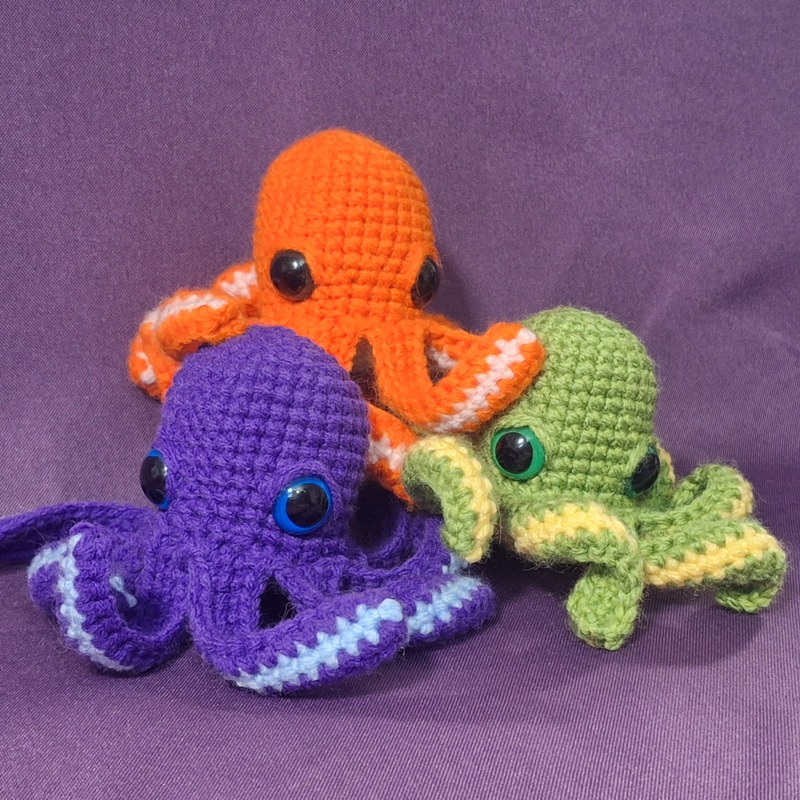 2025/07 Brightly coloured two-toned octopuses