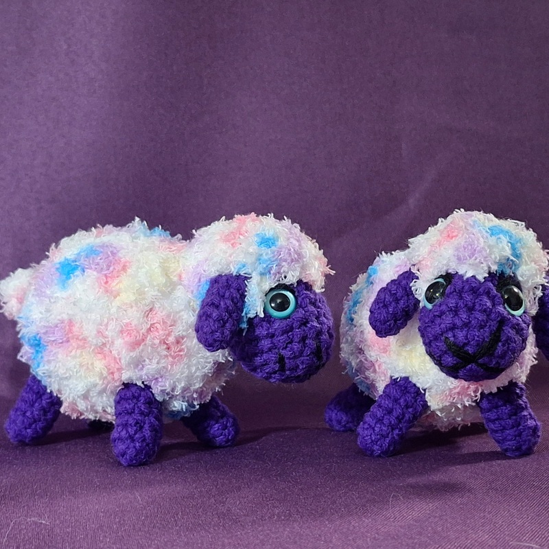 2025/06 Fluffy purple and multicoloured sheep